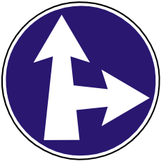 Přikázaný směr jízdy přímo a vpravo